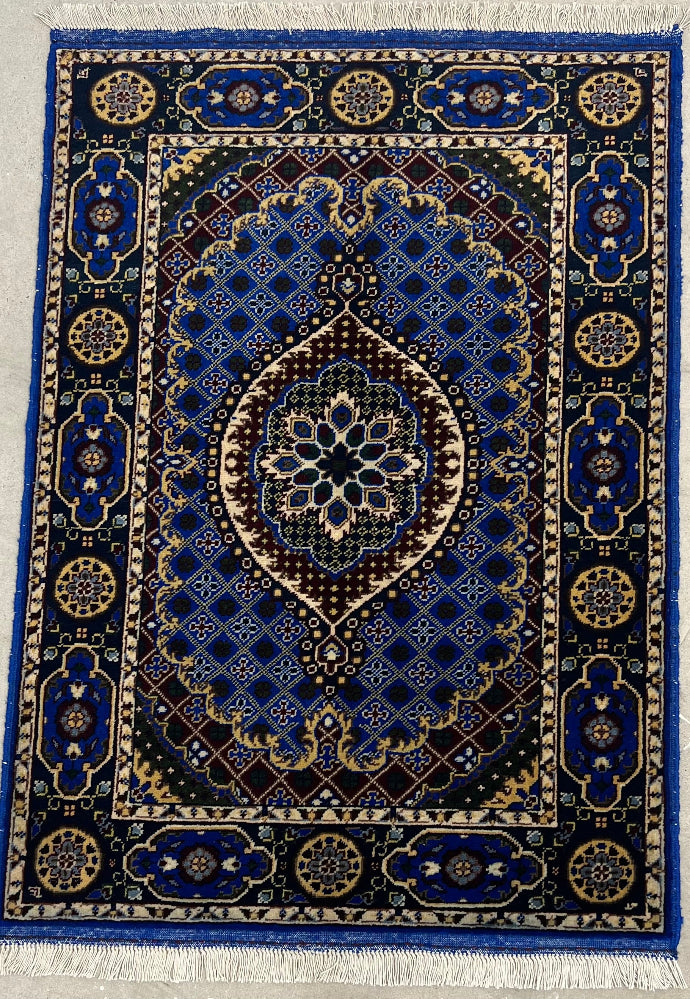 AFGHAN HAND-KNOTTED PURE-WOOL MARINOS (86 X 113 cm)