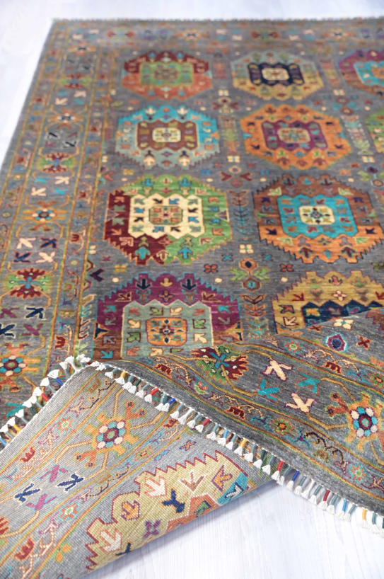 FINE WOOL GEOMETRIC CHOBI RUG (170 X 234)