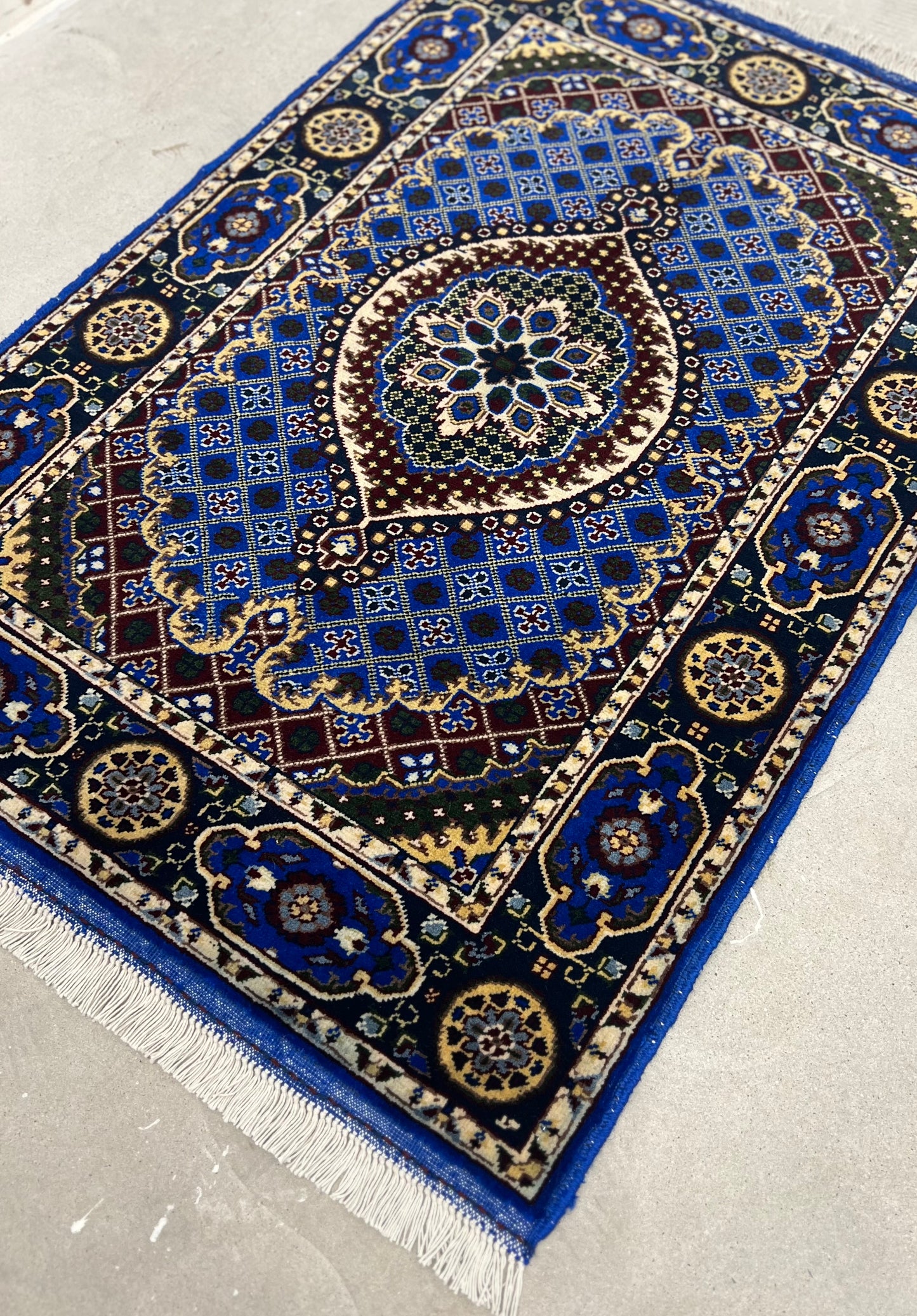 AFGHAN HAND-KNOTTED PURE-WOOL MARINOS (86 X 113 cm)