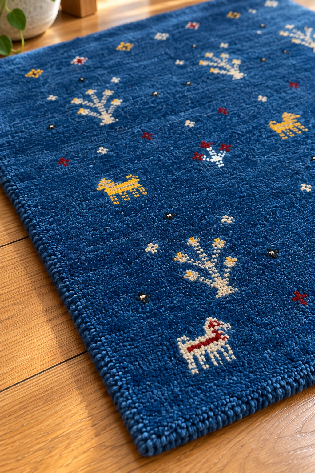 AFGHAN CHOBI HANDKNOTTED RUG (60 X 90cm)