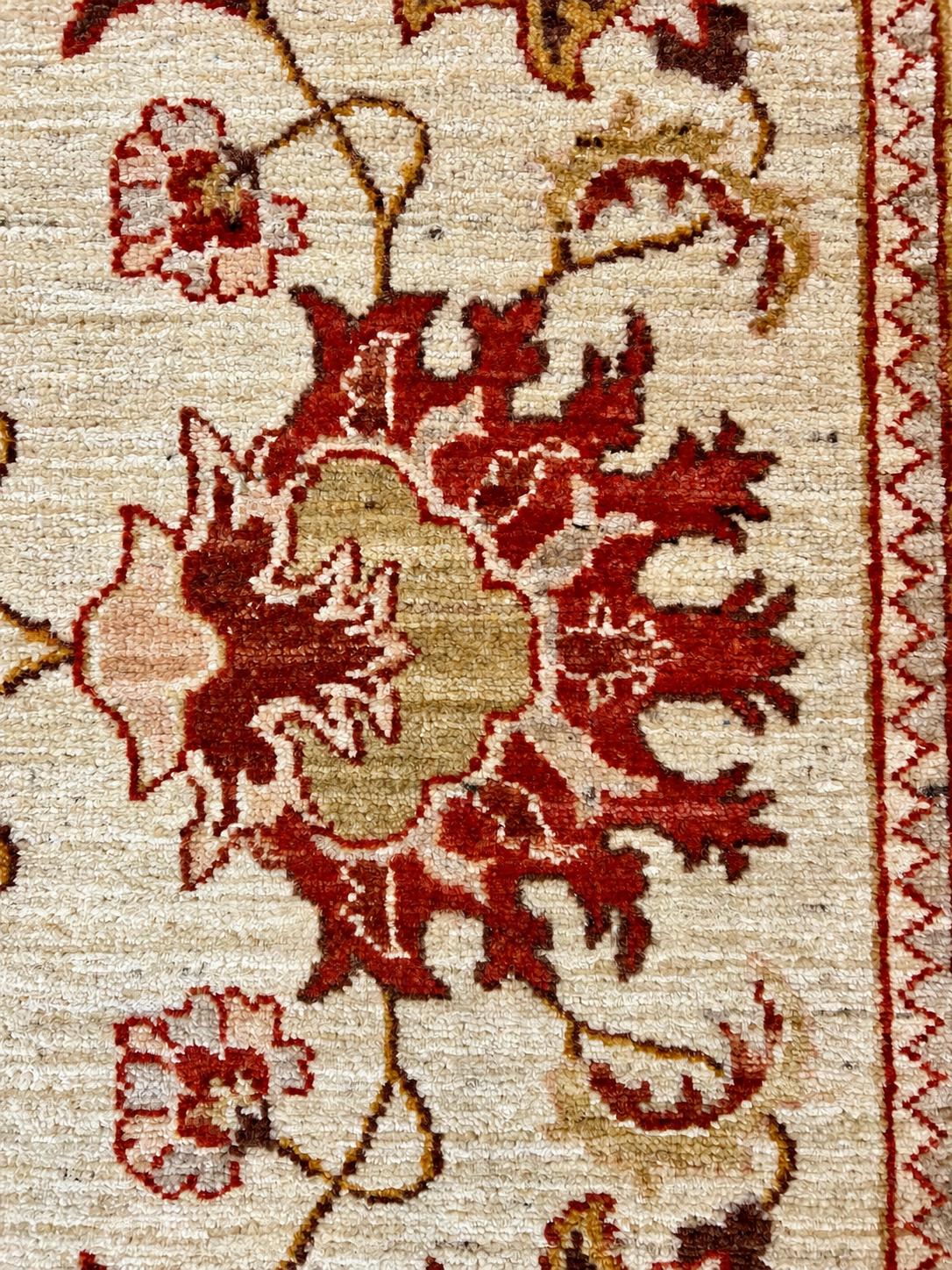AFGHAN CHOBI HAND-KNOTTED FINE-WOOL  (126 x 174 cm)