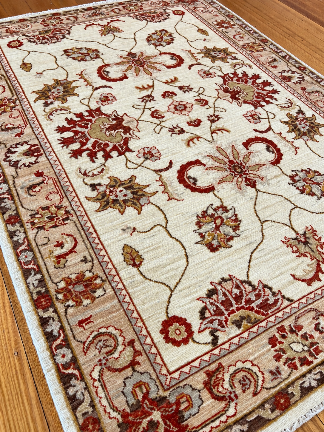 AFGHAN CHOBI HAND-KNOTTED FINE-WOOL  (126 x 174 cm)