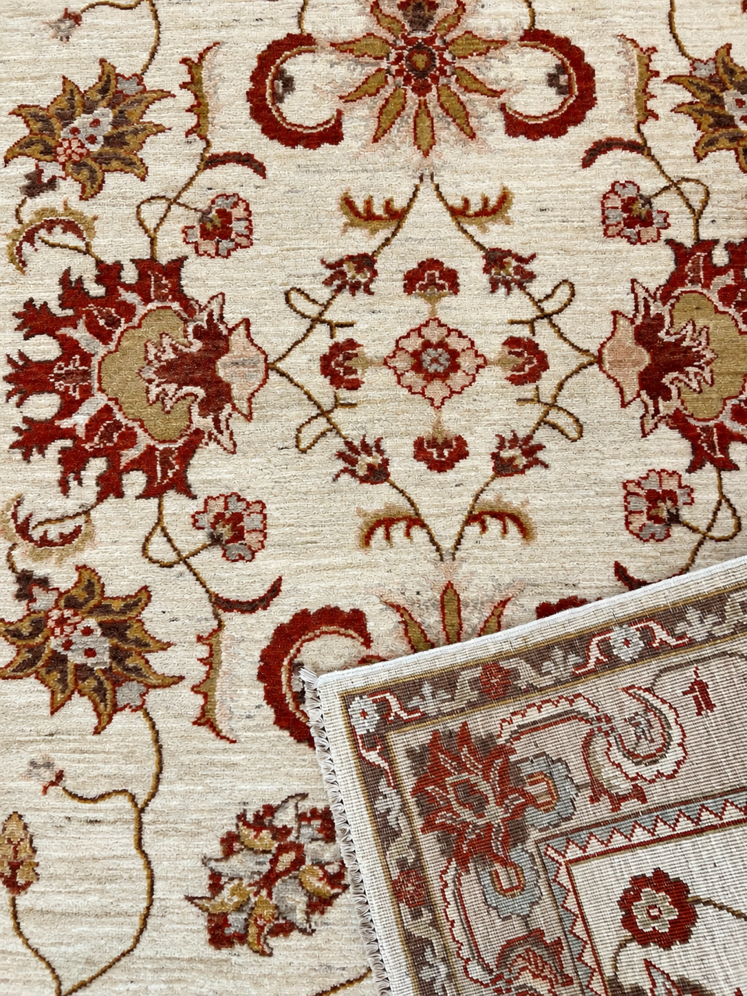 AFGHAN CHOBI HAND-KNOTTED FINE-WOOL  (126 x 174 cm)